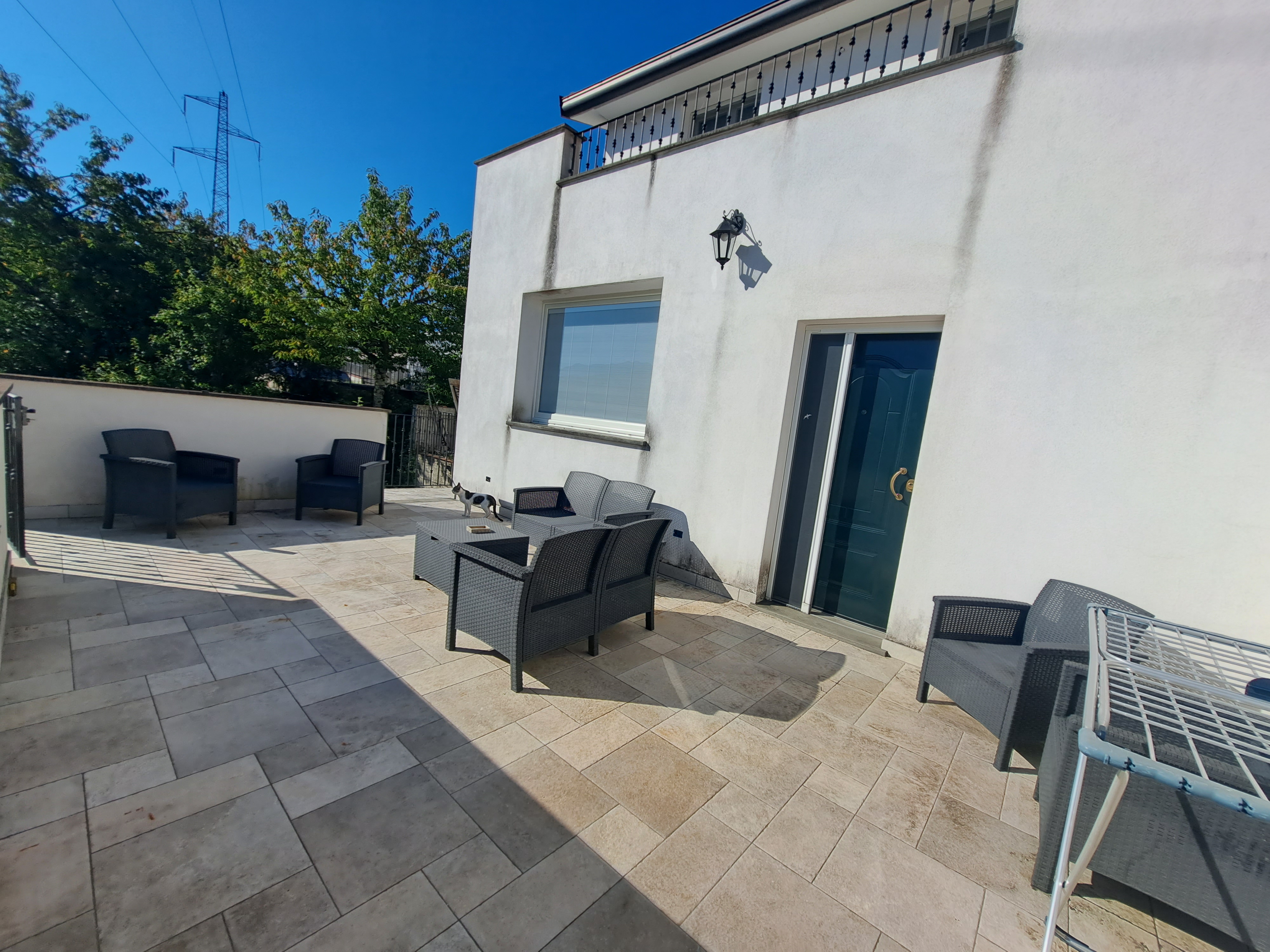 villetta a schiera con giardino